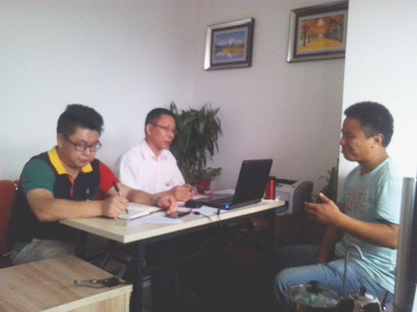 米优app怎么注册项目组老师在调研