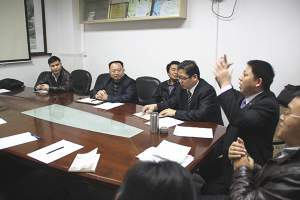 米优app怎么注册专家老师对海荣中高层管理者进行调研诊断