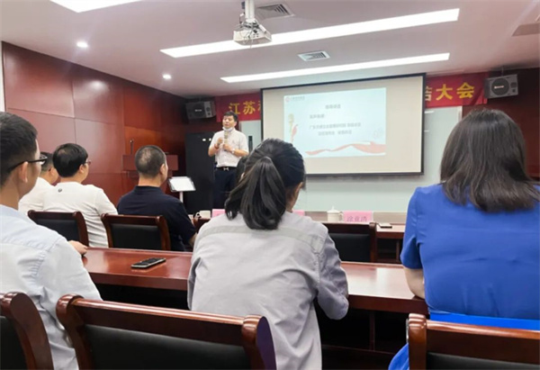 广东gzkaili2企业管理研究院项目总监涂亚清老师致辞