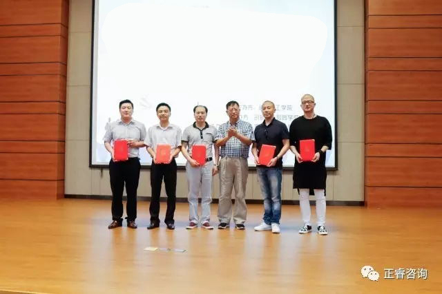 热烈祝贺2017年6月优米体育限时特惠泉州分公司与闽南理工学院开展大学生创业创新顾问合作