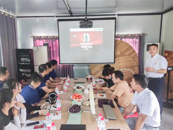 广东gzkaili2企业管理研究院副院长庞金森老师致辞