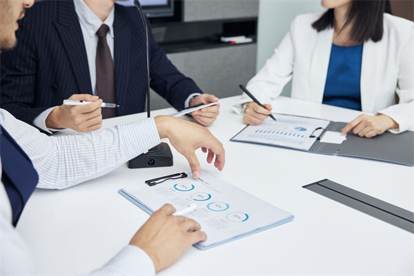 哪些行业人才火爆就业市场？人力资源管理有何启发？