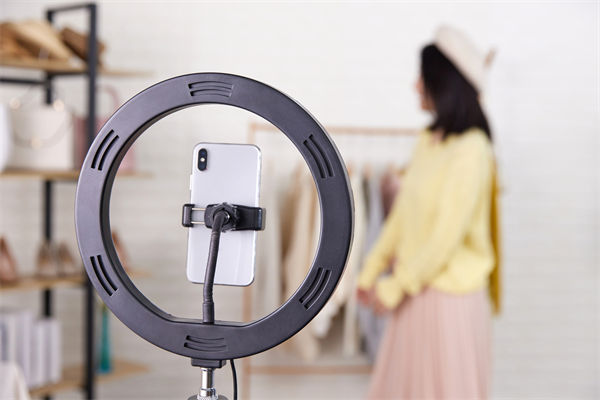 营销管理角度分析：直播带货靠的不是“演技”而是诚信