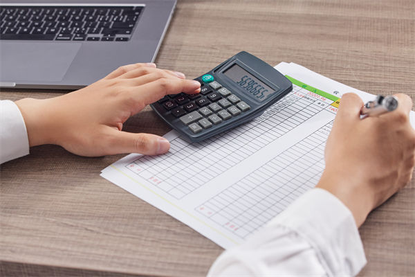 加班成风留不住人，企业关怀和工时安排是否合理？