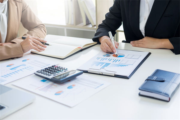 央行5月7日宣布降准降息，对企业薪酬绩效的启示