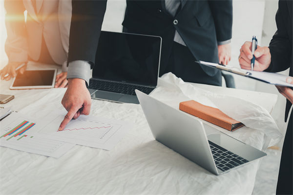 战略规划年年重做却无效，到底缺了哪环落地逻辑？