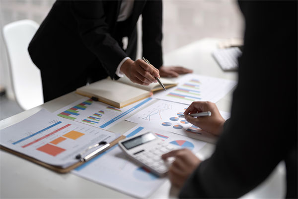 跨部门抢资源内耗不断，预算能否拆解为协同分配模型？