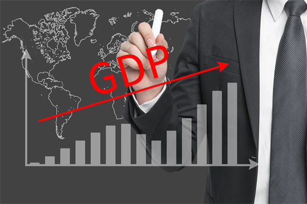 半年经济大考成绩单透露哪些信号？企业有何启示？