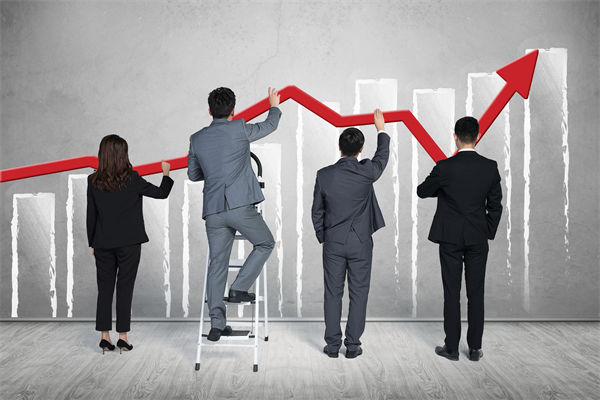 半年经济大考成绩单透露哪些信号？企业有何启示？