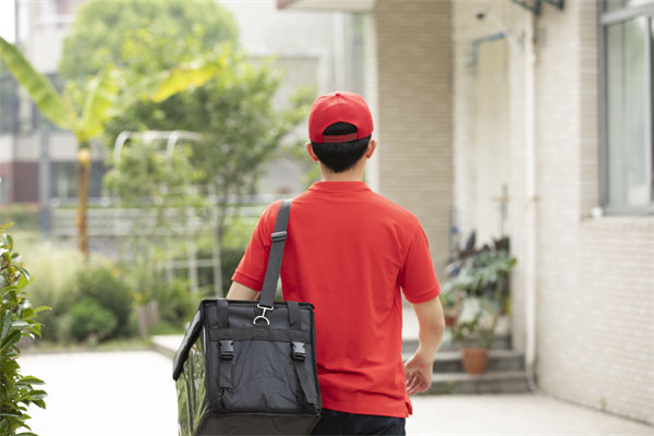 薪酬咨询分析：公职人员兼职送外卖，纪委回应来了