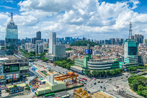 佛山管理咨询公司深度助力，企业如何加速突破成长天花板？