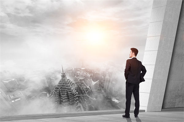 市场剧变下战略频频失效，如何构建动态调整机制？