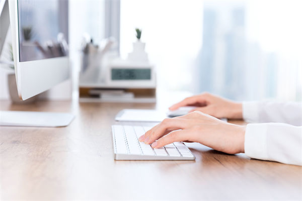 人力资源管理分析：男子请育儿假陪幼女看病被开除