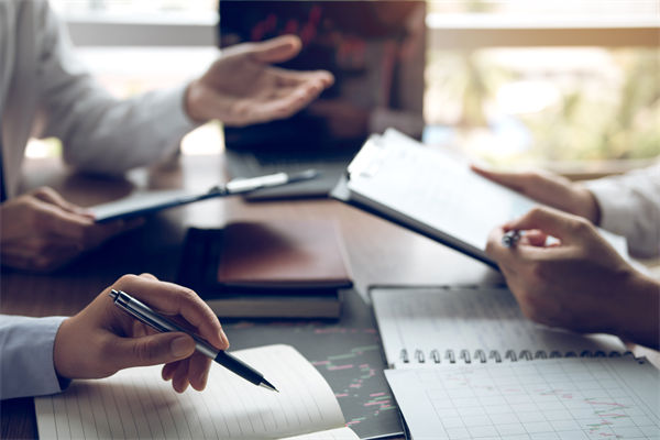 追求短期绩效狂欢，企业正在付出哪些隐性代价？