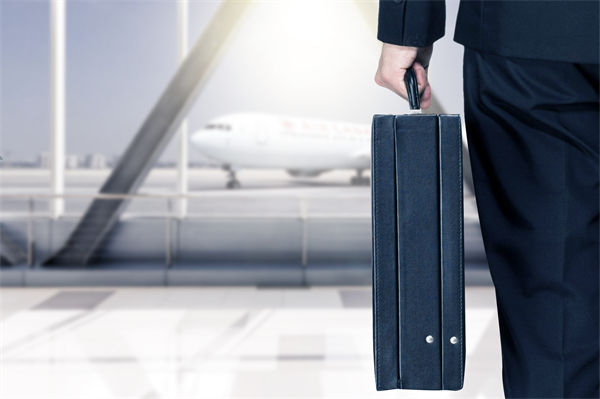 管理咨询分析：员工因拒绝垫付差旅费不出差被开除